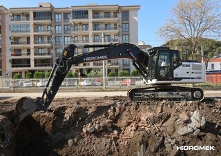 Escavatori cingolati Hidromek HMK 230 LC