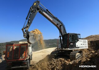 Escavatori cingolati Hidromek HMK 230 LC