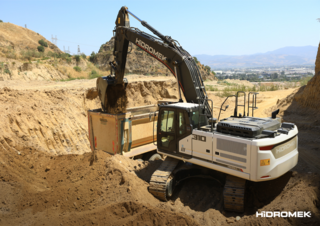 Escavatori cingolati Hidromek HMK 310 NLC