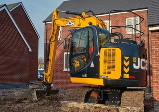 Escavatori cingolati JCB JZ140