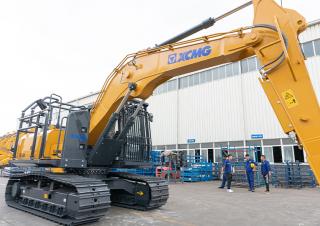 Escavatori cingolati XCMG XE180F