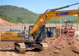 Escavatori cingolati XCMG XE370CA 