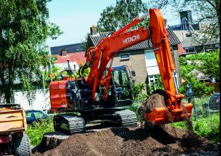Escavatori cingolati Hitachi ZX225USRLC-6