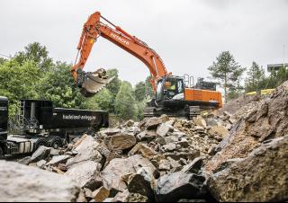 Escavatori cingolati Hitachi ZX490LCH-6