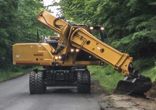 Escavatori con braccio telescopico Gradall XL 4300 V