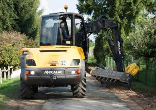 Escavatori gommati Mecalac 12 MTX
