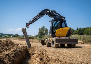 Escavatori gommati Mecalac 15MWR