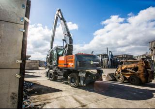 Escavatori gommati Atlas 270 MH