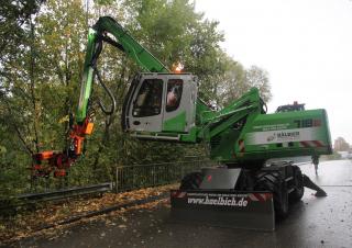 Movimentatori di materiali Sennebogen 718M E