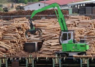 Movimentatori di materiali Sennebogen 723M E