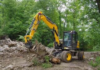 Escavatori gommati Yanmar B 95 2PB