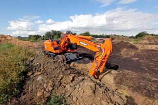 Escavatori gommati Doosan DX160W-3
