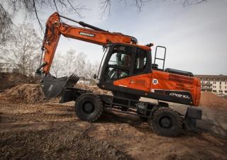 Escavatori gommati Doosan DX210W-5