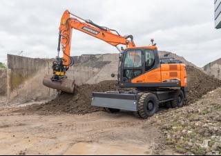 Escavatori gommati Doosan DX165WR-7