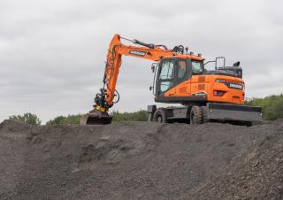 Escavatori gommati Doosan DX165WR-7