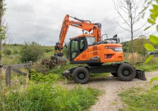 Escavatori gommati Doosan DX165WR-7