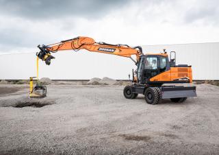 Escavatori gommati Doosan DX170W-7