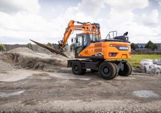 Escavatori gommati Doosan DX170W-7