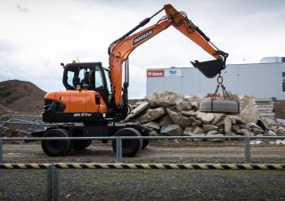 Escavatori gommati Doosan DX57W-7