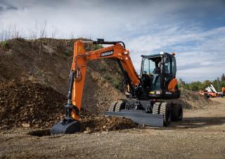 Escavatori gommati Doosan DX57W-7