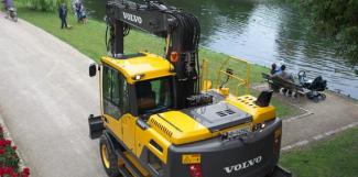 Escavatori gommati Volvo EW160D
