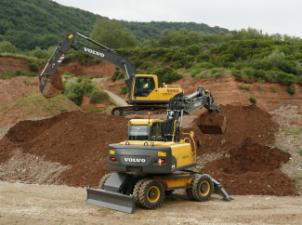 Escavatori gommati Volvo EW180C
