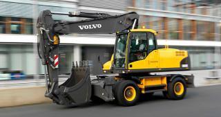 Escavatori gommati Volvo EW230C