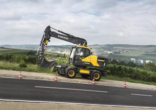 Escavatori gommati Volvo EW180E