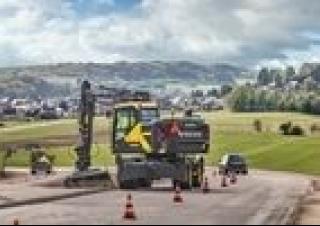 Escavatori gommati Volvo EWR170E