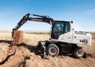 Escavatori gommati Hidromek HMK 140 W