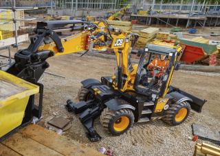 Escavatori gommati JCB Hydradig 110W