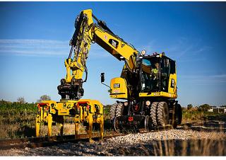 Escavatori gommati Caterpillar M323F