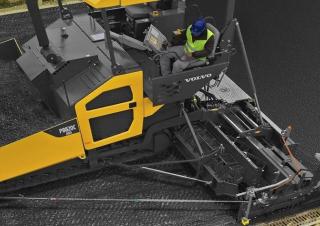 Finitrici stradali cingolate Volvo P8820C ABG
