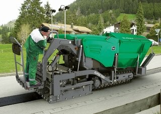 Finitrici stradali cingolate Vögele Super 700i