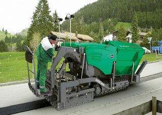 Finitrici stradali cingolate Vögele Super 800i