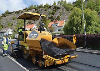 Finitrici stradali gommate Caterpillar AP300F