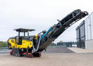 Frese stradali gommate/cingolate Bomag BM 2200/65