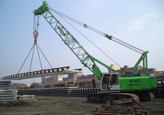 Gru cingolate - braccio a traliccio Sennebogen 640E