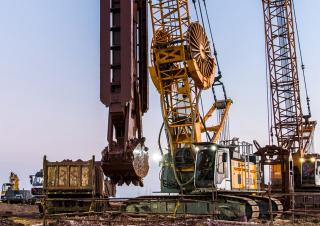 Gru cingolate - braccio a traliccio Liebherr HS 8100.1 