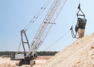 Gru cingolate - braccio a traliccio Liebherr HS 8300.1