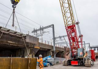 Gru cingolate - braccio a traliccio Liebherr LR 1110 