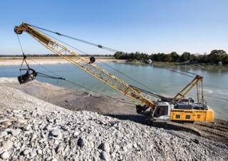 Gru cingolate - braccio a traliccio Liebherr HS 8070