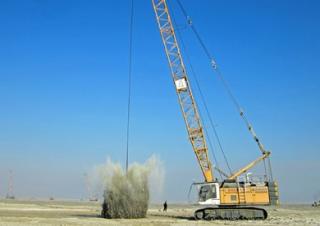 Gru cingolate - braccio a traliccio Liebherr HS 8100