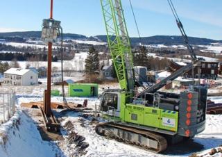 Gru cingolate - braccio a traliccio Liebherr HS 8100