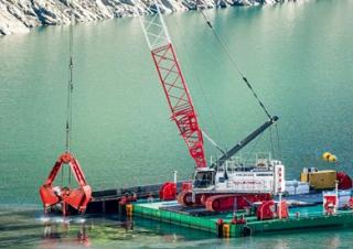 Gru cingolate - braccio a traliccio Liebherr HS 8130