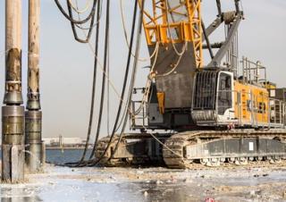 Gru cingolate - braccio a traliccio Liebherr HS 8130