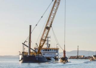 Gru cingolate - braccio a traliccio Liebherr HS 8300