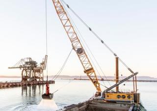 Gru cingolate - braccio a traliccio Liebherr HS 8300