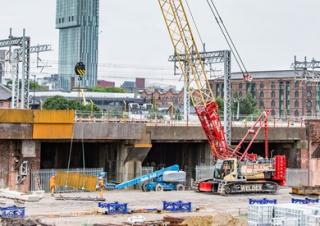 Gru cingolate - braccio a traliccio Liebherr LR 1110
