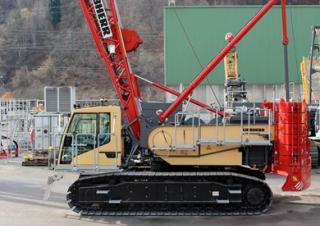 Gru cingolate - braccio a traliccio Liebherr LR 1110